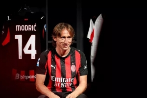 莫德里奇是第7位加盟米兰的金球先生，是意甲自C罗后首位金球先生