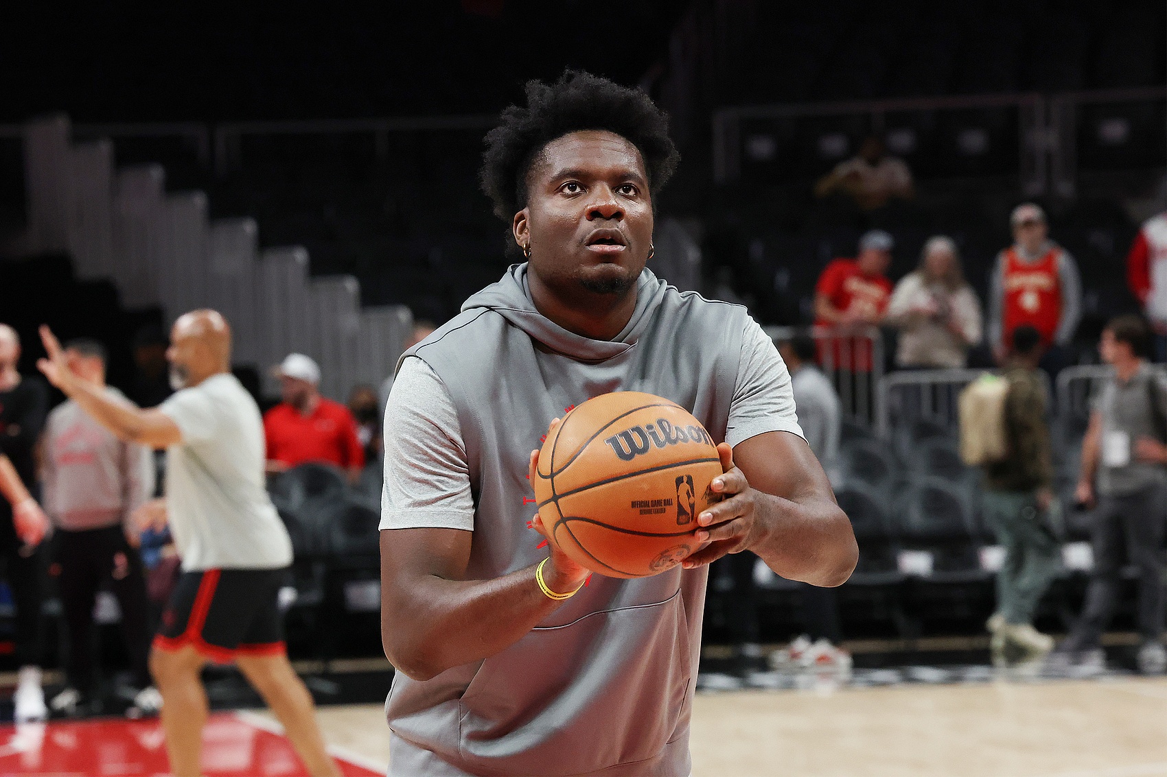 火媒：亚当斯打替补中锋足够&amp;签卡佩拉稍显多余 后者没带来新东西