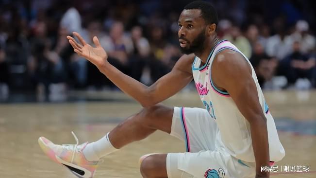 乐鱼官网-名记支招湖人追19+4前锋,两特质联盟顶级,他还能客串三当家?