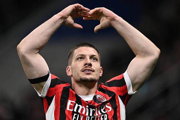 1745463570589091776.jpg 乐鱼官网-【人物】约维奇:从被遗忘的到德比主角