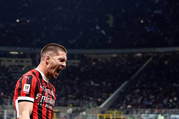 1745463466696093553.jpg 乐鱼官网-【人物】约维奇:从被遗忘的到德比主角