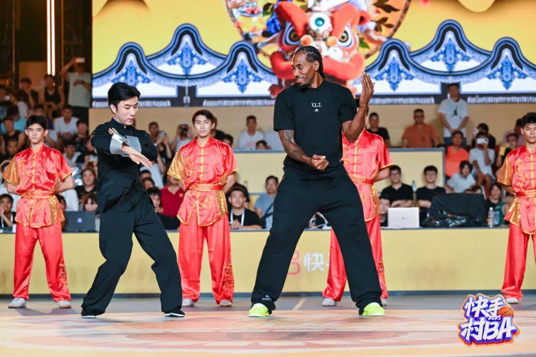 乐鱼体育-NBA球星下乡学咏春,村BA还有多少「花活」?