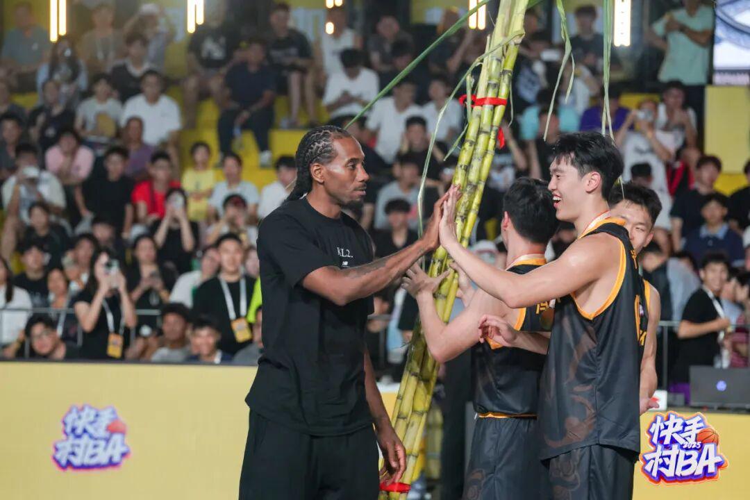 乐鱼体育-NBA球星下乡学咏春,村BA还有多少「花活」?