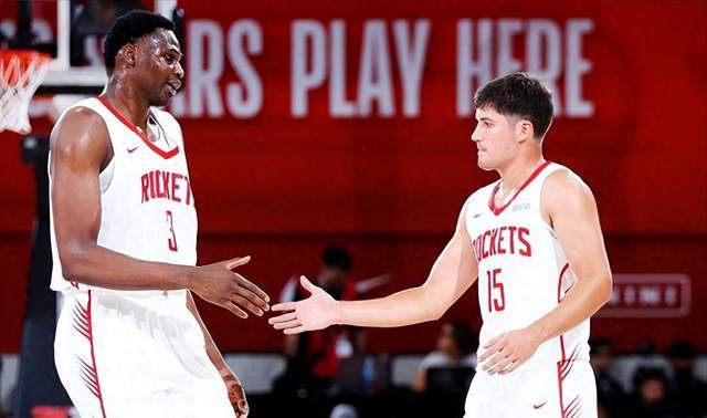 乐鱼体育app-首发场均20+5!仍相信会成库里,谢泼德分析透彻,火箭也要赌一把