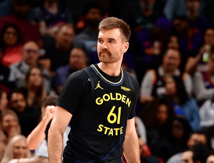 乐鱼体育-勇士101-97太阳迎3喜1忧！梅尔顿成宝贝，桑托斯蜕变，格林太烂了|德雷蒙德·格林|德安东尼·梅尔顿|菲尼克斯太阳队|德拉蒙德-格林|NBA常规赛_新浪体育_新浪新闻